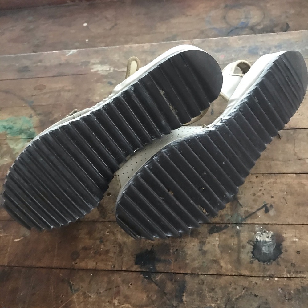 Vintage 60s taupe laser cut sandals - Picture 7 of 10